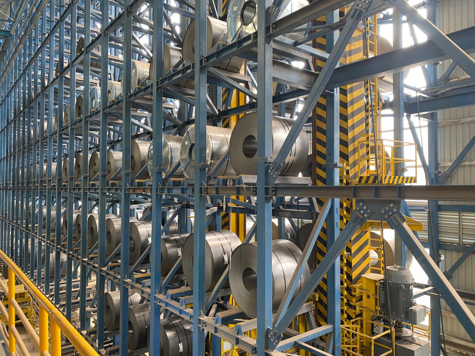 Material Flow In Warehouse Material Flow How® empowers intelligent warehouse automation - Pesmel Oy